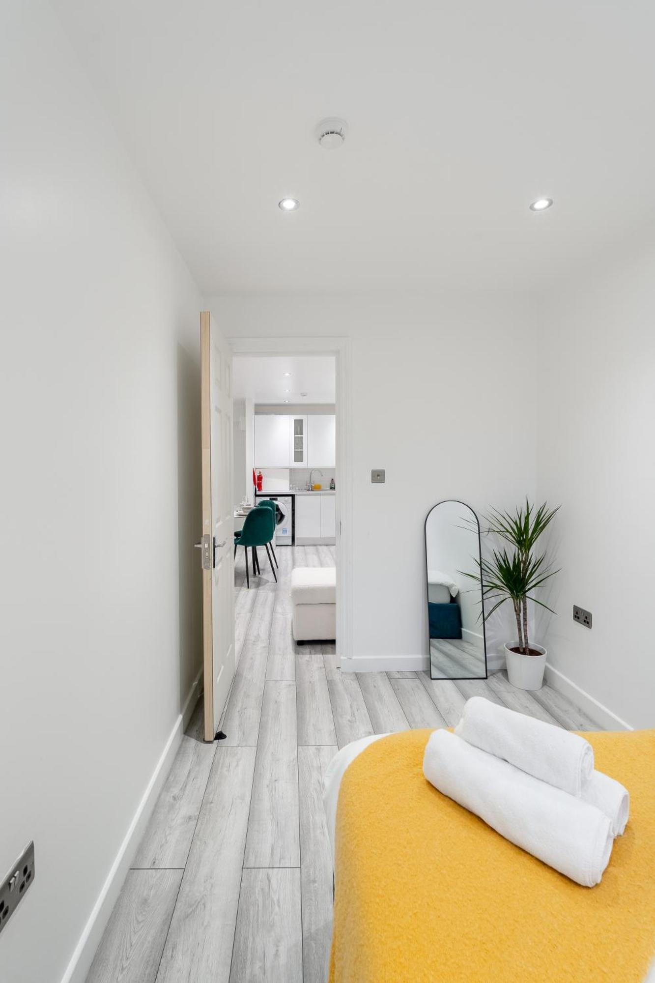 Beautiful Flat Near Central London - Entire Flat - Equipped Kitchen - Private Bathroom Exteriör bild